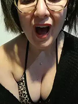 Viola8p from StripChat