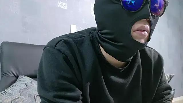 xMomosuke from StripChat