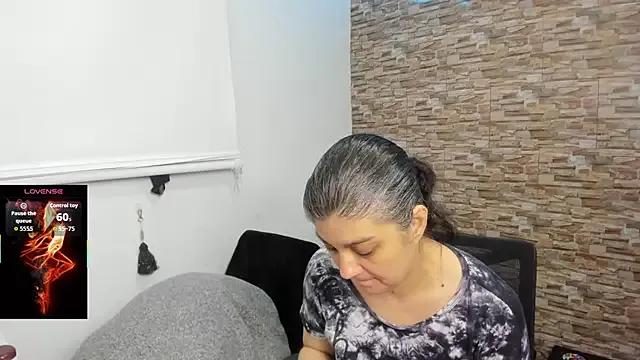 Yin_yang_hot from StripChat