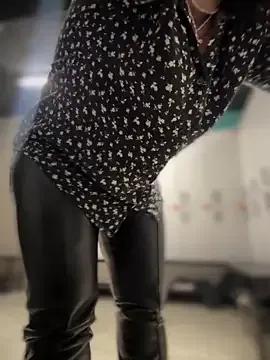 ZhenjaPoledance from StripChat